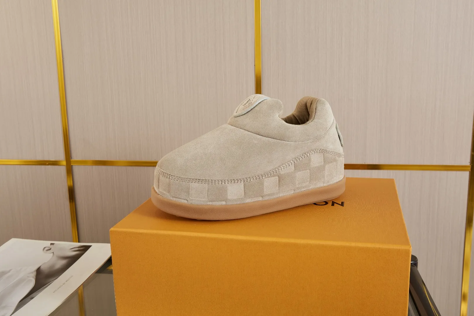 💰💰💰 660 hot style 🆕🆕🆕𝙇𝙑🔥New models are on the shelves🔥 Louis Vuitton 25ss, LV co-branded nigo YETI Fat Ding is ugly and cute, many Internet celebrities have put it on the show, a classic and versatile item. Fabric: imported high mercerized cowhide suede. Lining: High-grade elastic mesh, original molded outsole. Size: women's clothing, 35-41 (customized for women's 40 and 41), men's clothing 39-46 (customized for 45-46)